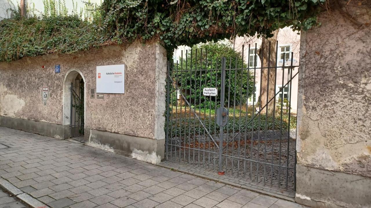 Gaestehaus Der Katholischen Akademie Regensburg Exterior foto