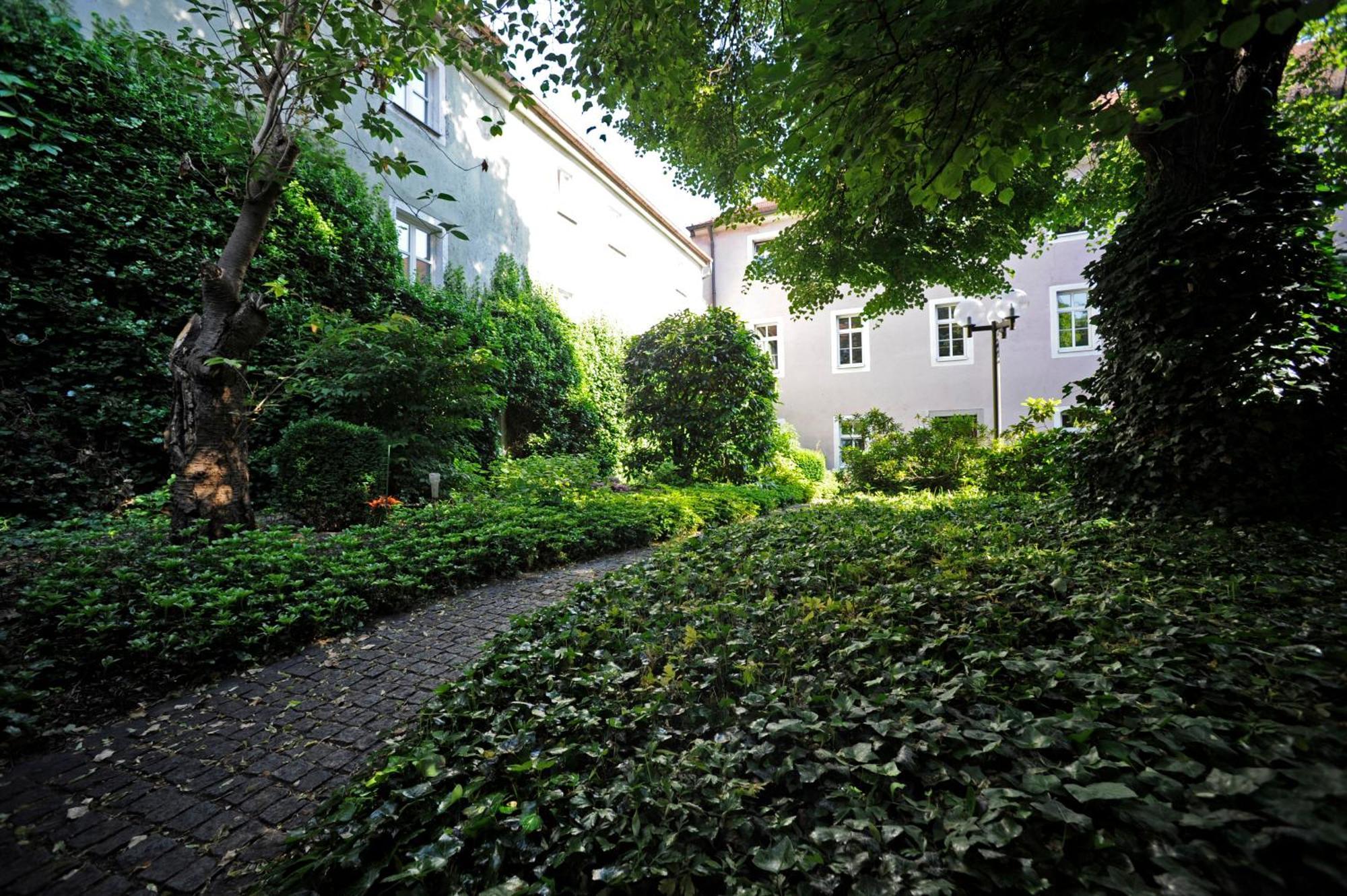 Gastehaus Der Katholischen Akademie Hotel Regensburg Exterior foto